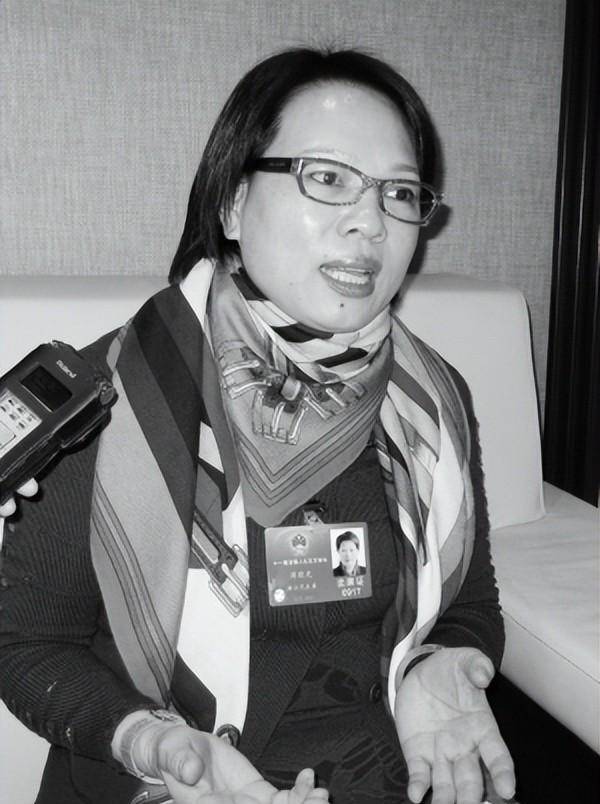浙江女首富330亿身家,却一夜变老赖,40年打的天下毁于她的欲望_义乌