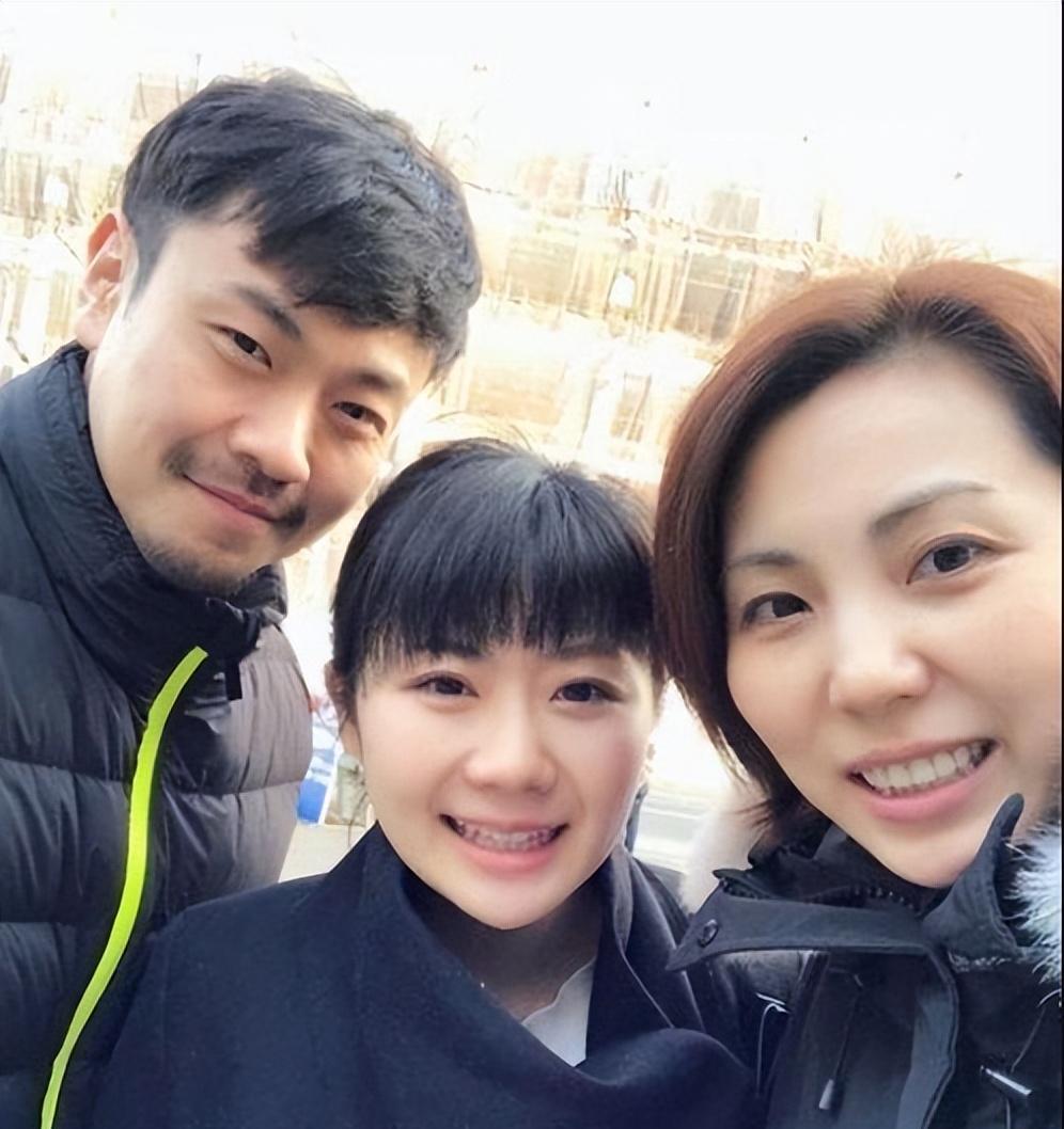 国乒冠军夫妇双双入籍国外!福原爱感动感动_汤媛媛_乒乓球_张一博