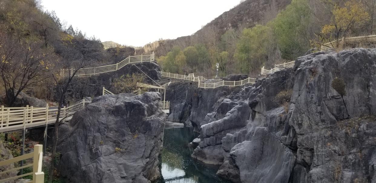 北京唯一4a级黑色火山岩峡谷景区,还是精致的谷中谷,奇美绝伦_黑河