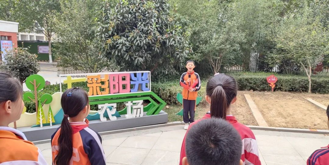 "春雨惊春清谷天,夏满芒夏暑相连.秋处露秋寒霜降,冬雪雪冬小大寒.