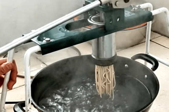 一方水土养一方人,旬邑长长的饸饹有的是旬邑人长长的情_床子_生活