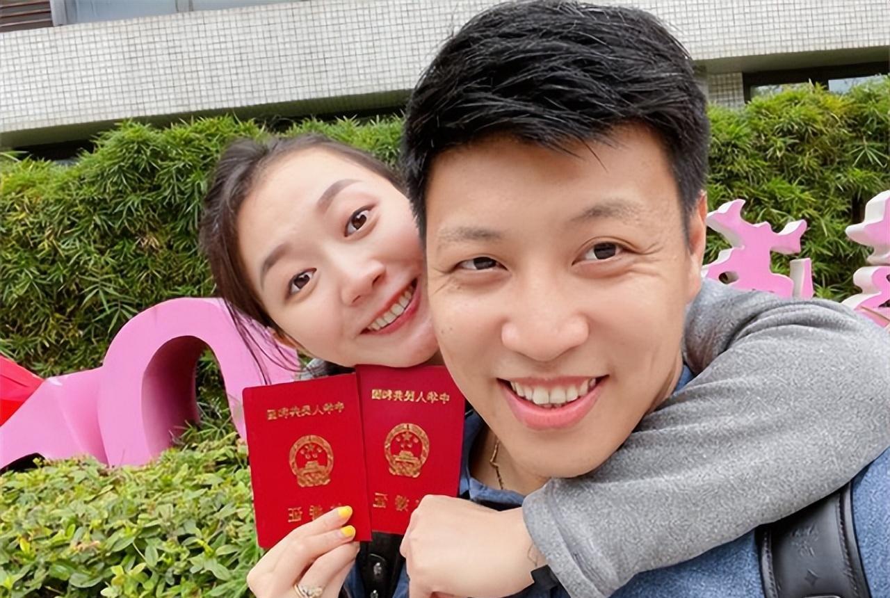 退役后成女神,1米9老公黝黑健硕_伊琳_比赛_高低杠