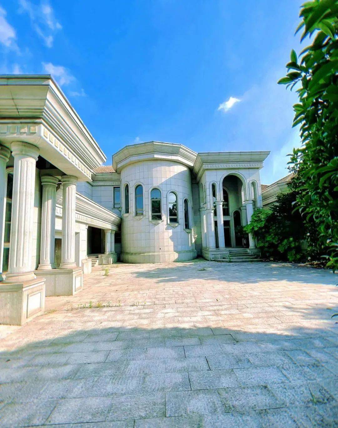 佘山独栋标杆—佘山紫园别墅—上海紫园 楼盘概况_豪宅_优惠_大厅