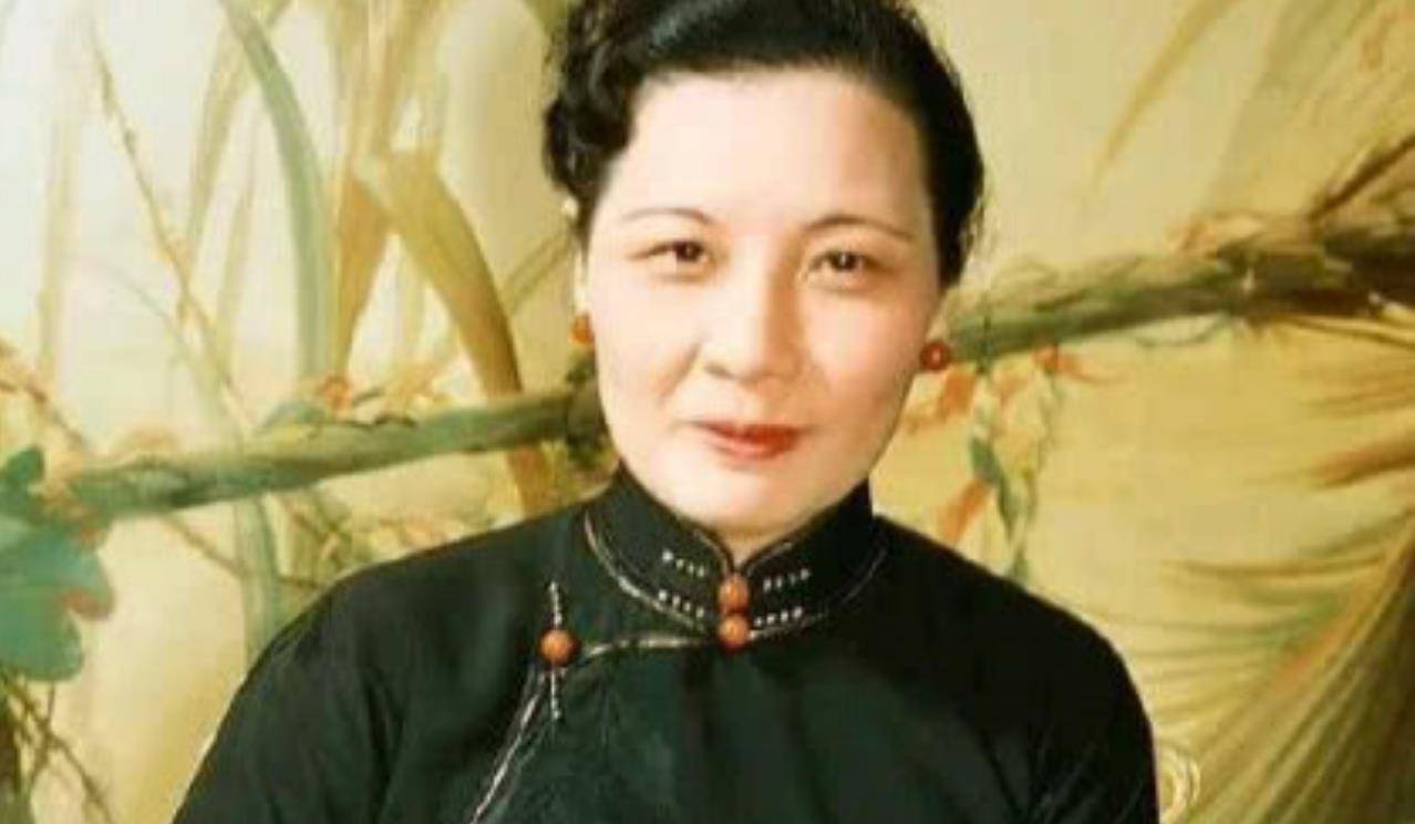 宋美齡與宋子文:對蔣介石的不滿宋美齡出生於1897年,比宋子文小了三歲