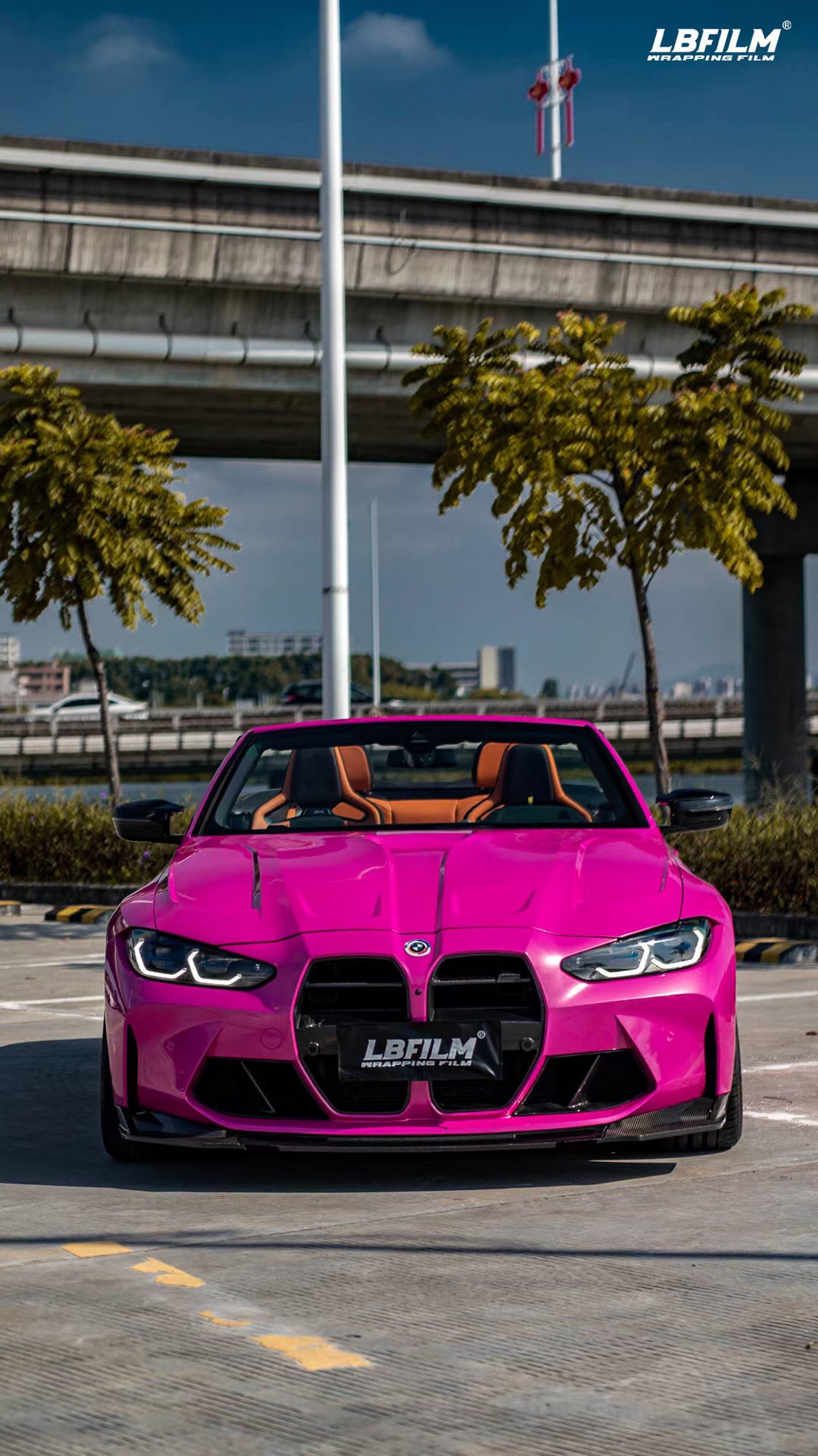 宝马m4-lb改色膜液态金属芭比粉,今年超火的颜色_搜狐汽车_搜狐网