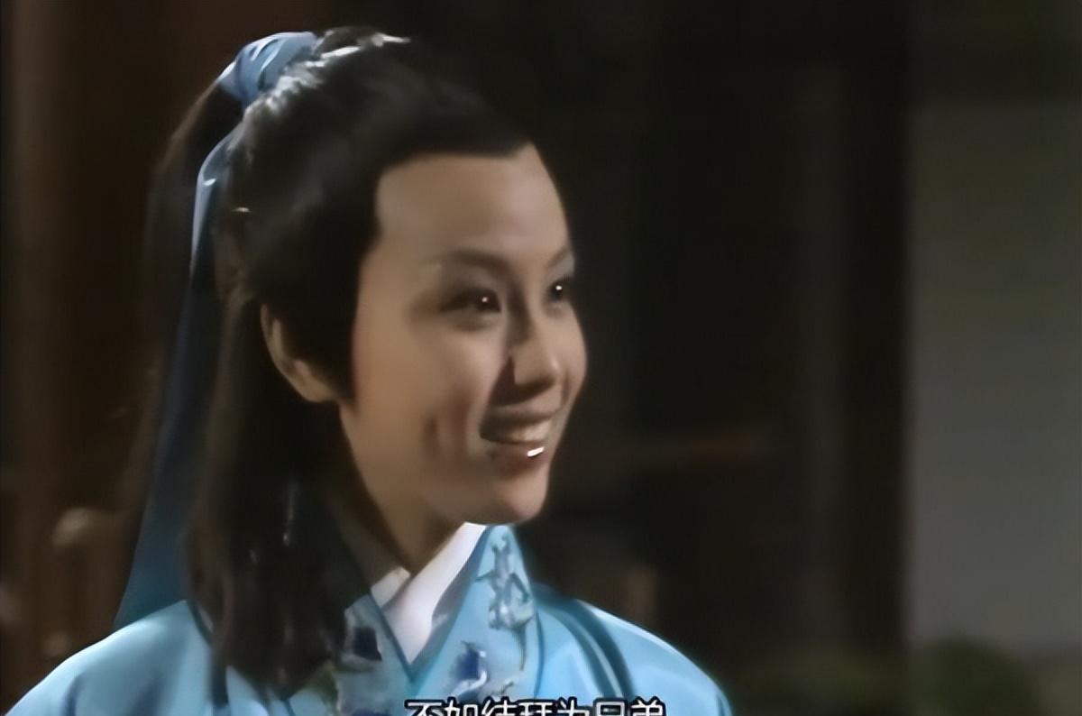 6版温青青,黄圣依娇媚俏丽,叶全真秀雅坚毅,tvb版全不讨喜_角色_女装