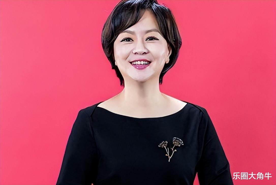 在杨烁看来,鞠萍的年纪已经不适合再生孩子,真要生的话,风险太大.