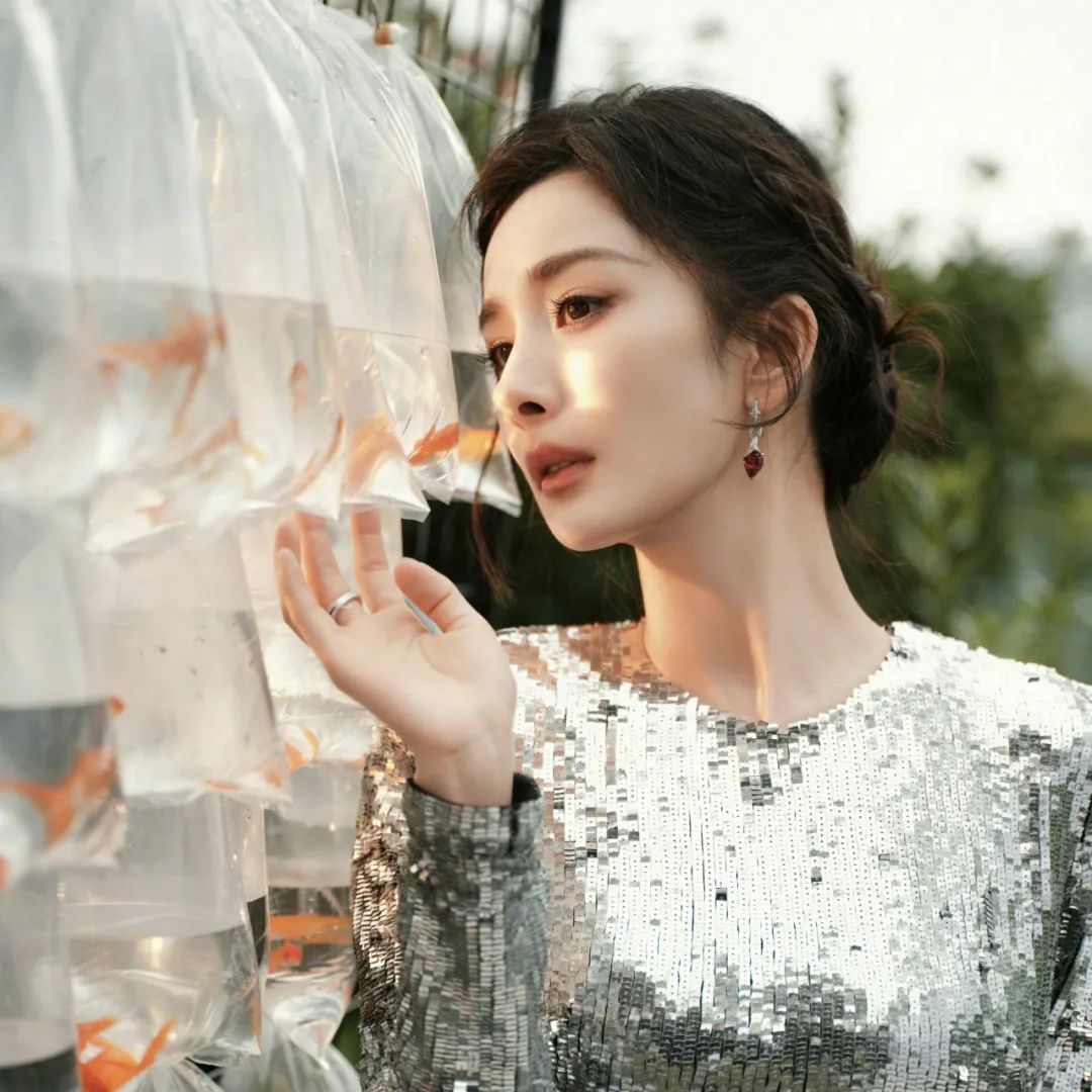 杨幂是惯三?唐禹哲骗婚?张翰解围?杨超越挽尊?魏哲鸣冤大头?