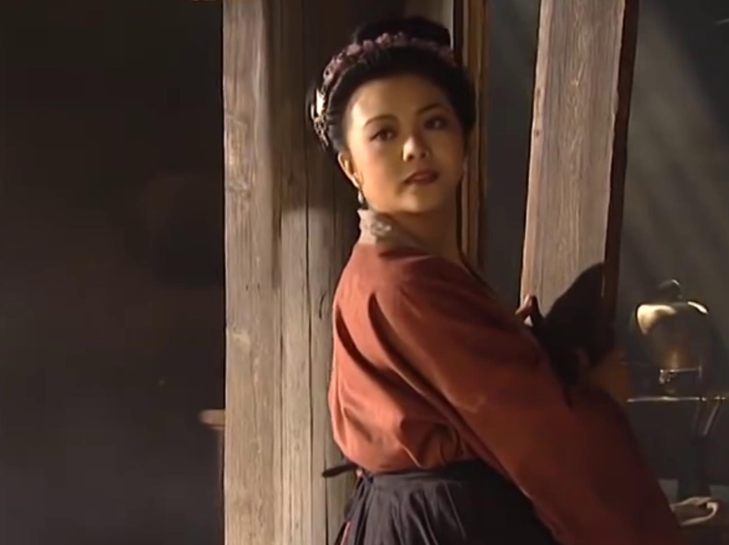梁丽:大时尚出演"妲己"遭遇下架,演活"孙二娘"泼辣的美_封神榜_版本