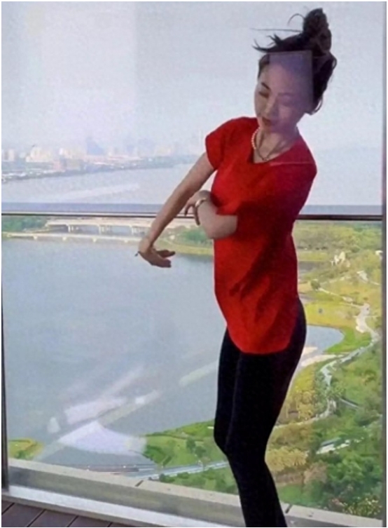 67 恒大美女白珊珊回应:我只是普通舞蹈从业者,豪