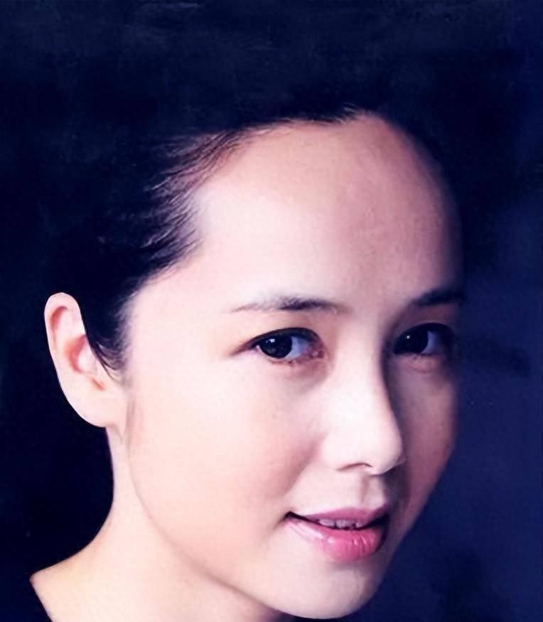 回顾:已经56岁的蒋雯丽,依然青春气息十足,如今时尚犹存_蒋丽雯