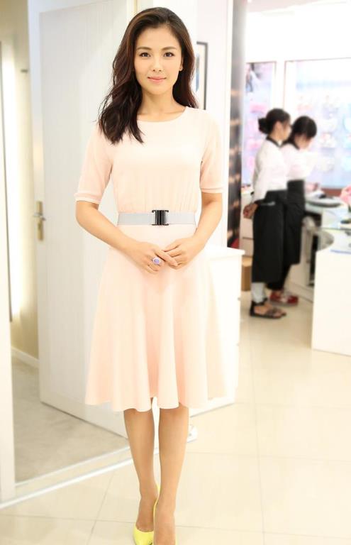 41岁刘涛被王自健当众公主抱,手上动作成亮点,细节见人品_时候_工作