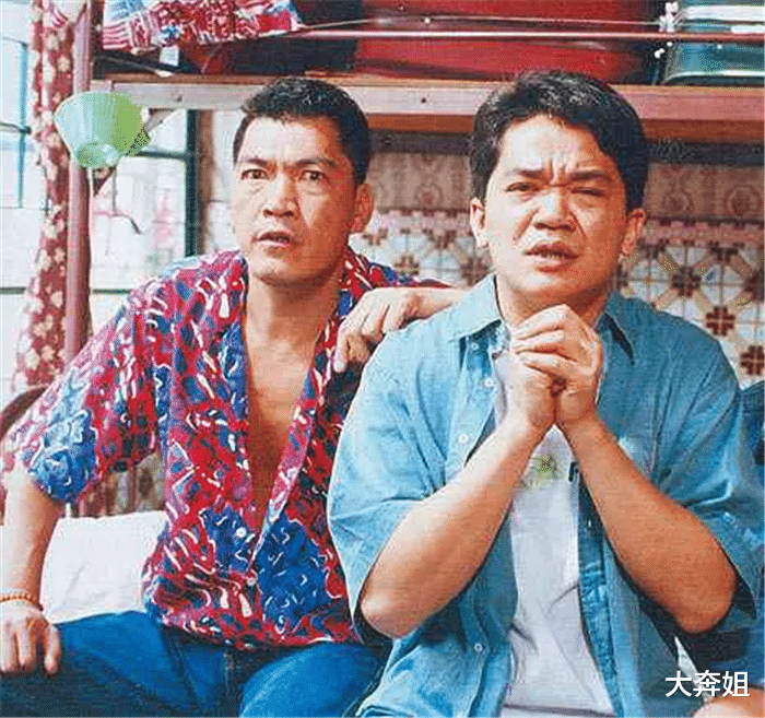 64岁的"傻标"黄光亮,在内地过起了退休生活,被传是王祖蓝老爸_电影