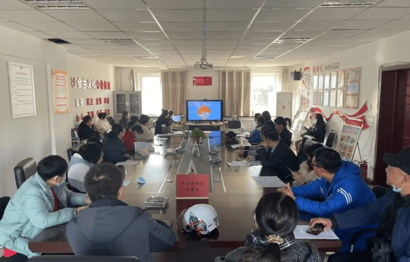 中华路街道开展消防安全知识培训及消防疏散应急演练