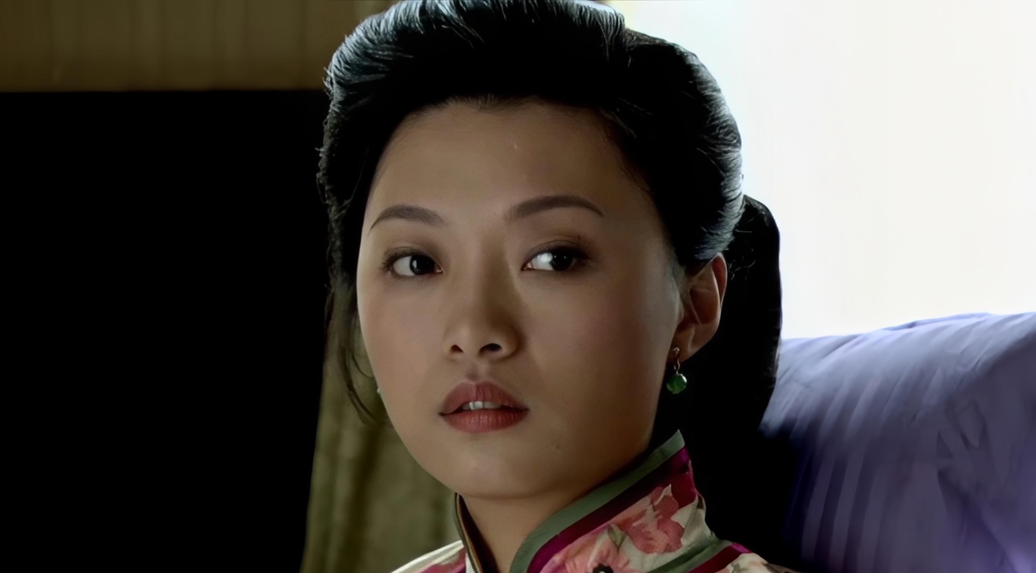 然而,梁琳琳虽然有这两部现象级的作品,却依然未能让他名声大噪.