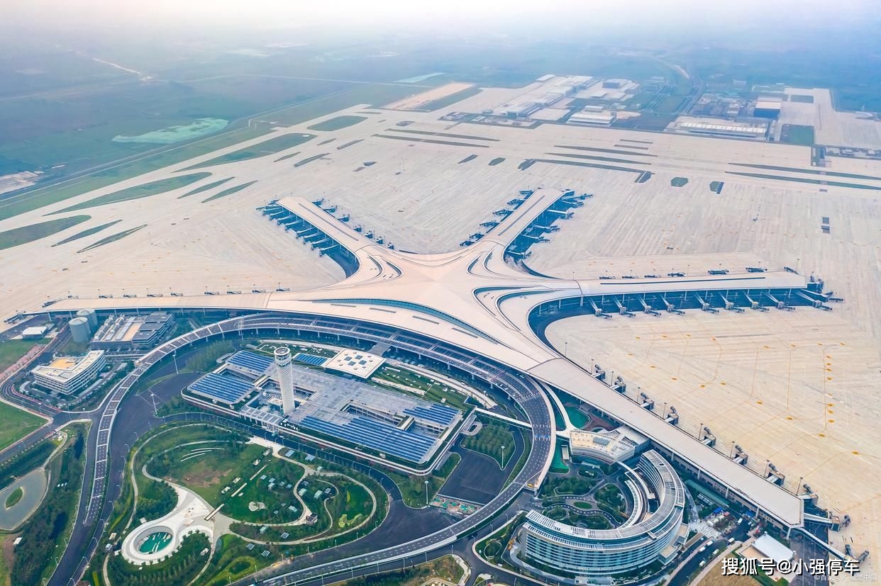 成都天府国际机场推出了新的服务-"提前候机服务".