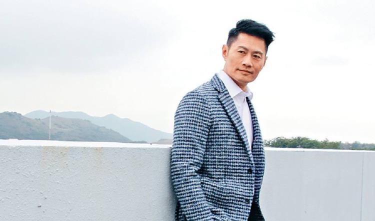 前tvb演员黄德斌:靠精神病母亲养大,在公司高层斗争中夹缝生存