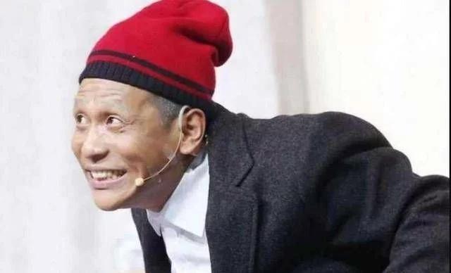 宋小宝善于向赵本山取经,演技进步很快,堪称青出于蓝胜于蓝_二人转