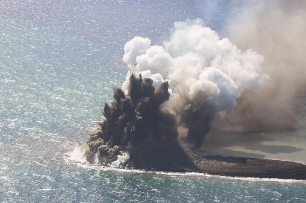 日本海底火山图片
