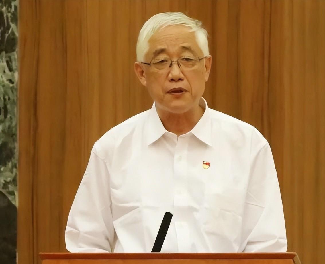 这件事让李宏塔留下了深刻的印象,哪怕后来他的儿子结婚,他也把婚礼上