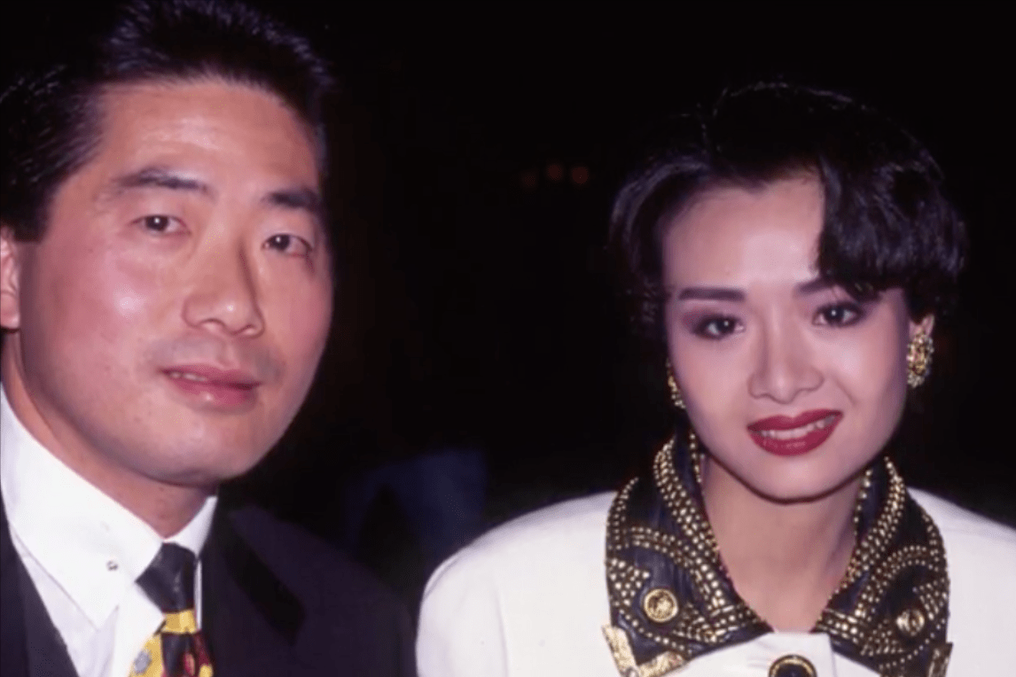 在恋爱相处过程中二人也曾短暂的分手过,但是1997年,叶子楣还是带着对