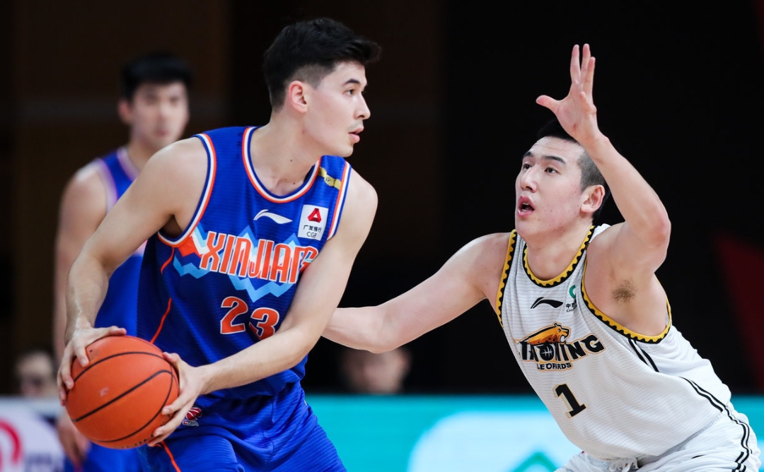 cctv5直播,新疆男篮挑战辽宁,郭艾伦赵睿缺阵,cba巅峰对决!