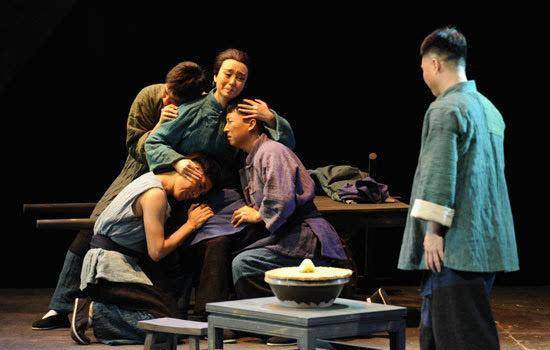 当代佘赛花:她先后送丈夫和7个儿子上战场,最终剩下她孤独终老_邓玉芬