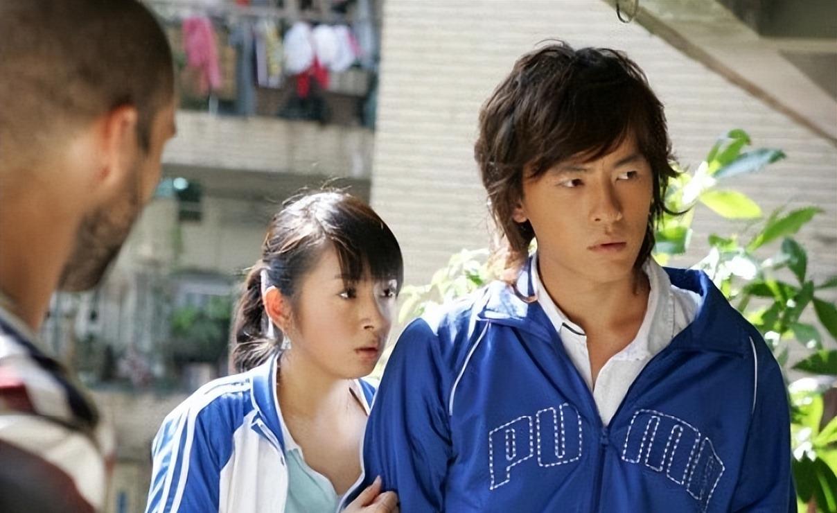 原创女星校服造型难驾驭把小林青霞和杨颖放一起果然还是香港姑娘美