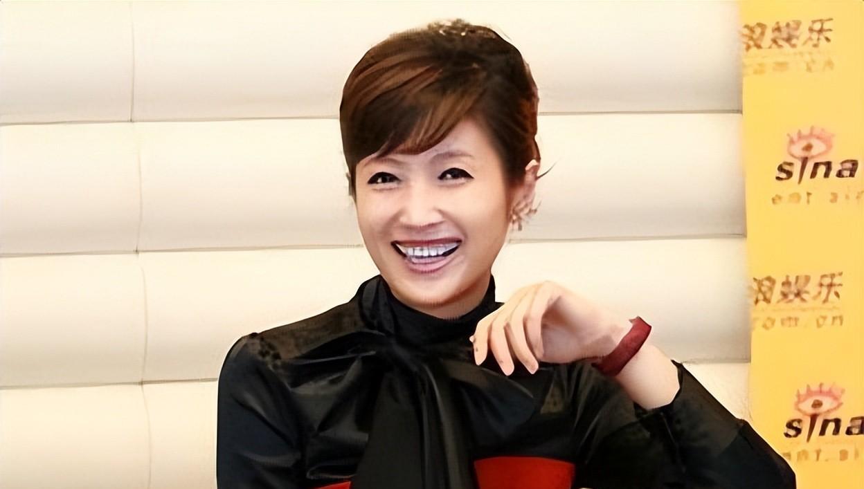 春妮23岁与蒋虎结婚,38岁与郭德纲传绯闻,40岁嫁给央视"名嘴"_刚强