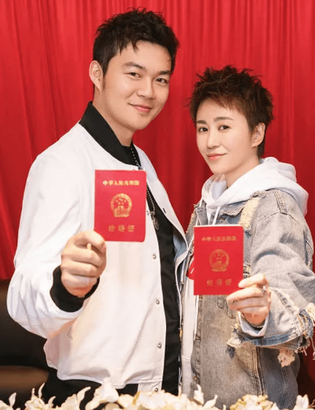 身边有着许文赫这样一位温柔顾家的好老公,给予了马丽生二胎的勇气.