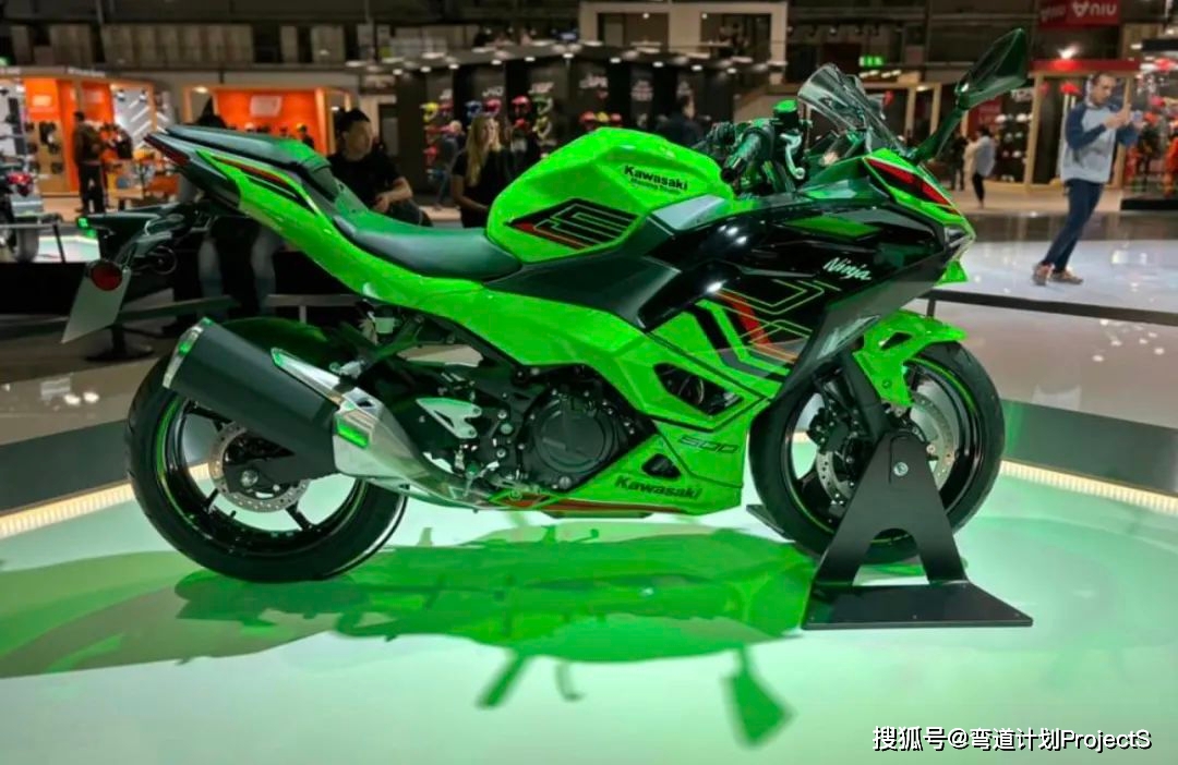 速报2023eicma米兰摩托车展,川崎忍者500,铃木次世代8r上市_搜狐汽车