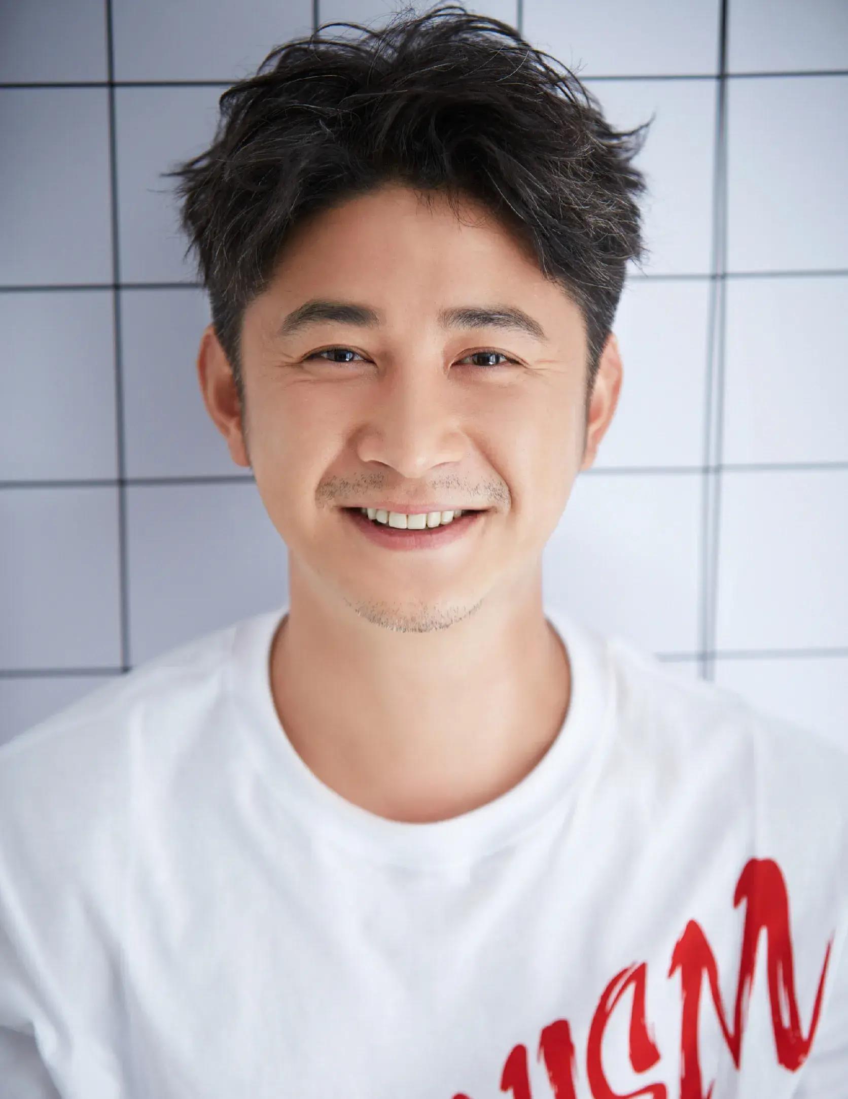 《珠江人家》张浩天:30岁害怕被剩下,40岁有俩娃,有演技却不火_陈卫成