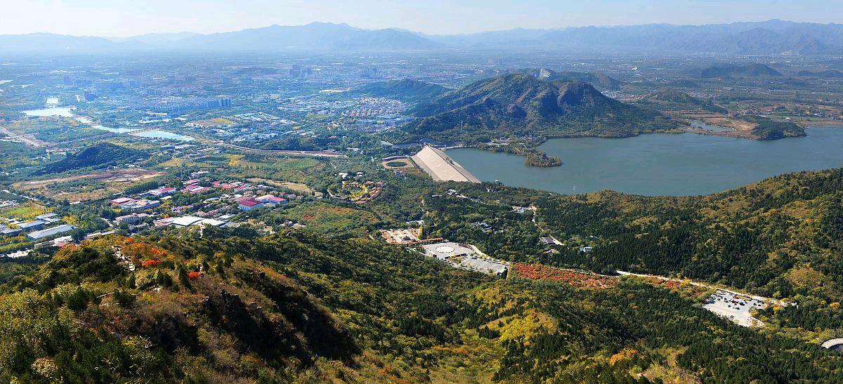 温州龙湾区瑶溪水库景色绝美_游客_风景区_石头