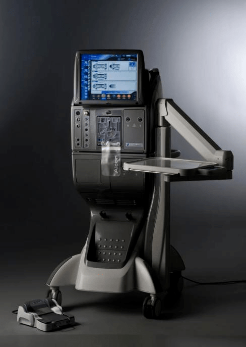 玻璃体切割手术技术含量高,创伤性小,术后切口无需缝合,炎性反应轻,可