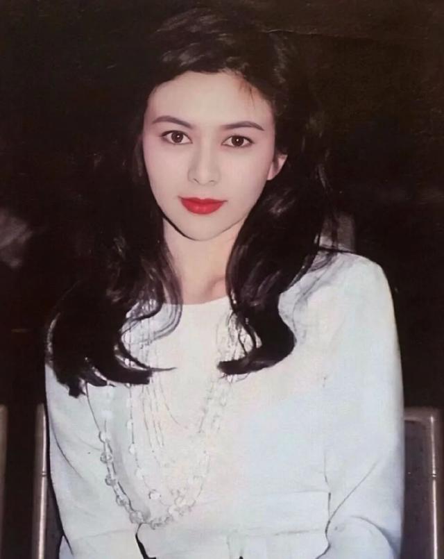 老牌香江美人关之琳"出山炫美"!