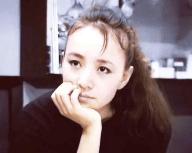 "京圈名媛"宋丹丹,靠直爽征服5个男人,十年婚姻被婚外情毁灭_袁刚