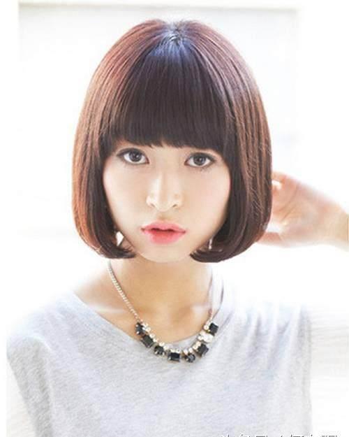 大脸女生剪短发发型,怎么的才能做到修颜显瘦?_刘海_头发_设计