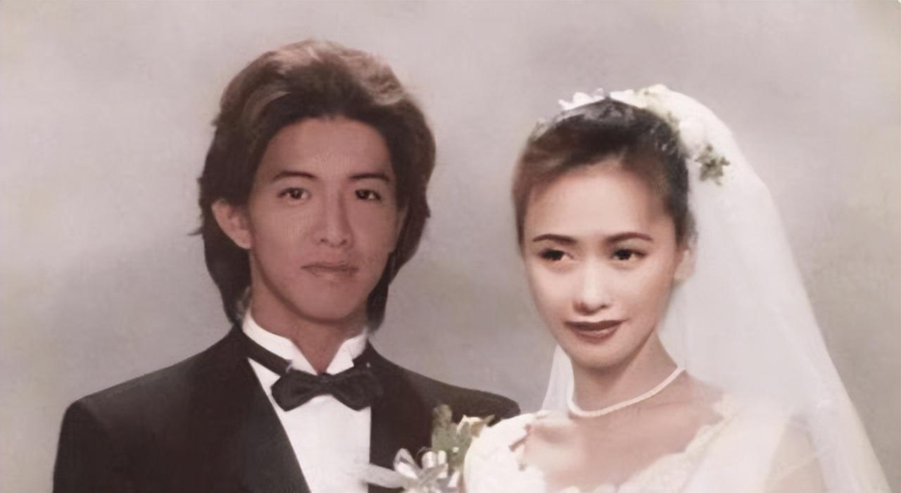 木村拓哉与妻子工藤静香罕见同框,十指紧扣超恩爱,力破婚变传闻_女儿