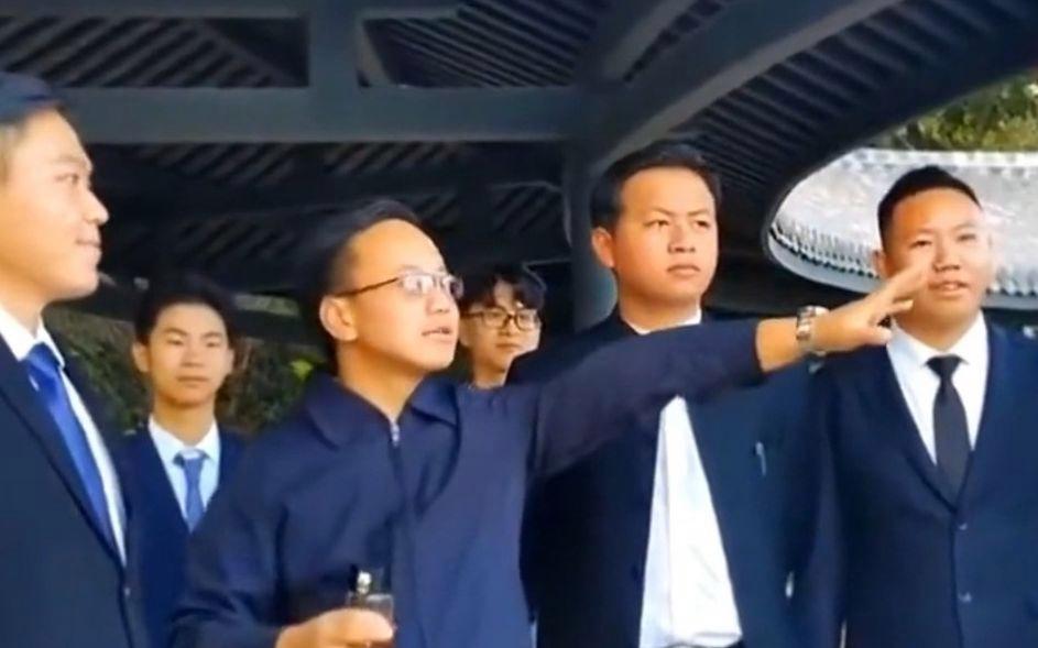 学生模仿领导视察以假乱真_检查_什么_人们