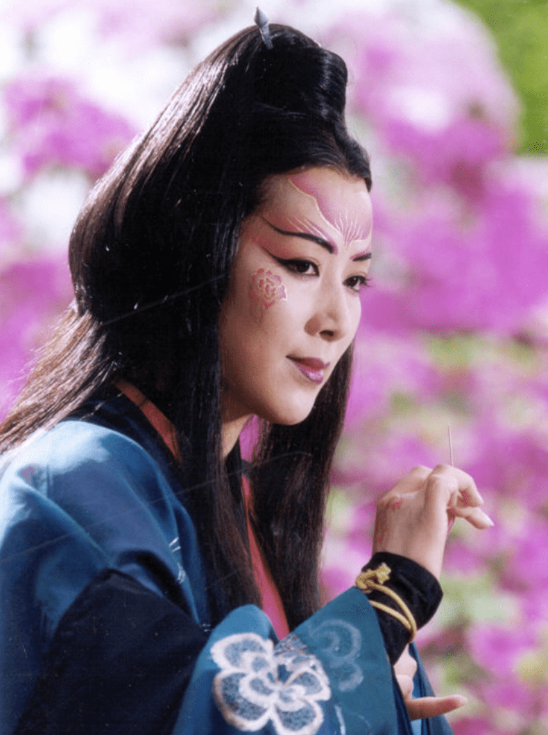 论女扮男装只服这几位,雌雄同体,风流倜傥,差点相信她们是男人_叶童