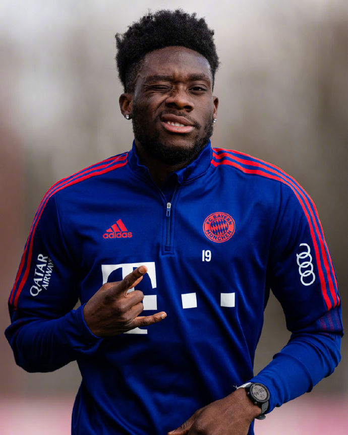 拜仁妖星投奔皇马,高层大合同留不住,皇马球迷笑了_阿方索戴维斯_球员