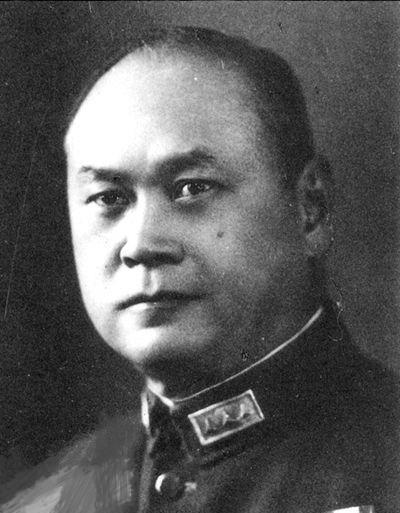 此人坏事做绝的叛徒,成过街老鼠连自己妻子要害他