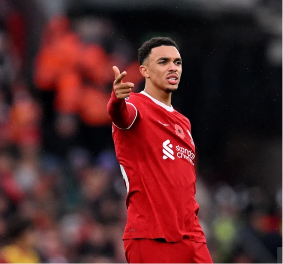 特伦特·亚历山大-阿诺德承认,他从"非凡"的曼城球星身上寻找_比赛