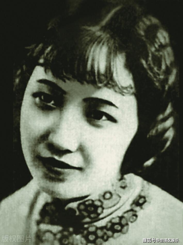 她的死轰动一时,5名影迷跟着自杀,30万人送葬_阮玲玉_张达_唐季珊
