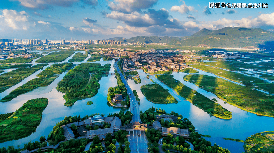 远洋·半岛九号择址温州未来4a级景区三垟湿地公园里,国学城市书房