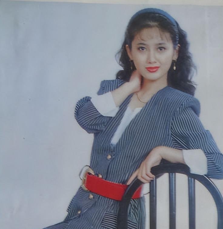 最美"苏麻喇姑"的朱娜,嫁给沙宝亮生一女,婚后隐退当家庭主妇_支持