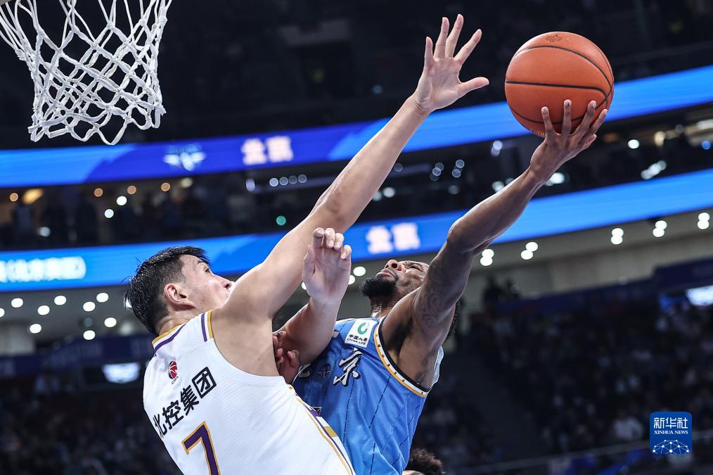 组图:北控男篮客场击败首钢 桑普森单手暴扣_比赛_新华社_吴壮