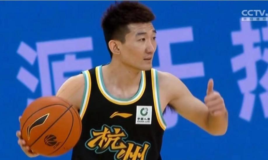 吴小强内线勾手命中,赵佳仁低位后三分命中得分.