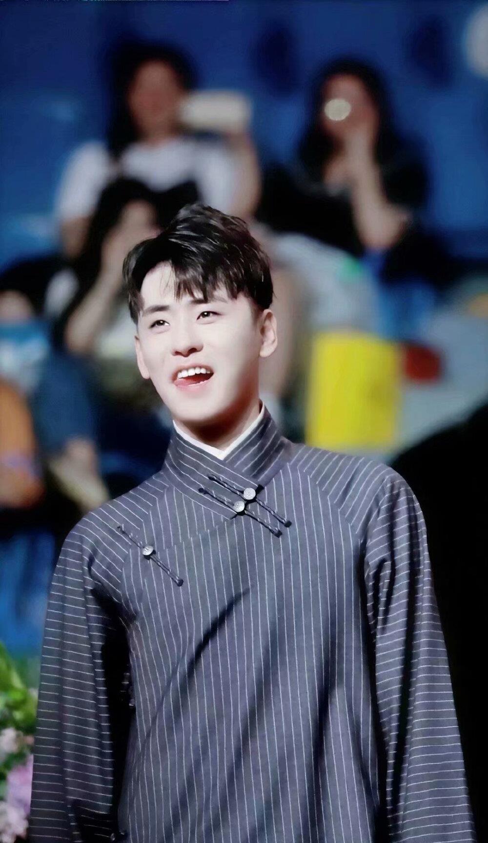 因此,张云雷,郭麒麟逐渐时尚.今天的故事到此结束,朋友们对此有何看法