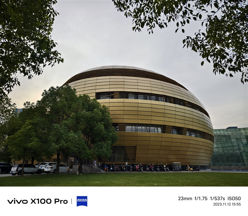 拍月亮那都不是事儿！vivo X100 Pro评测：APO认证的超级长焦 它能拍太阳(图22)
